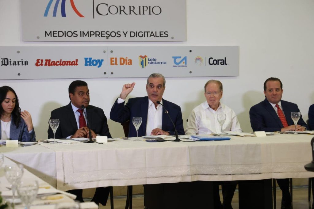 Presidente Abinader rechaza problema con tanda extendida en escuelas