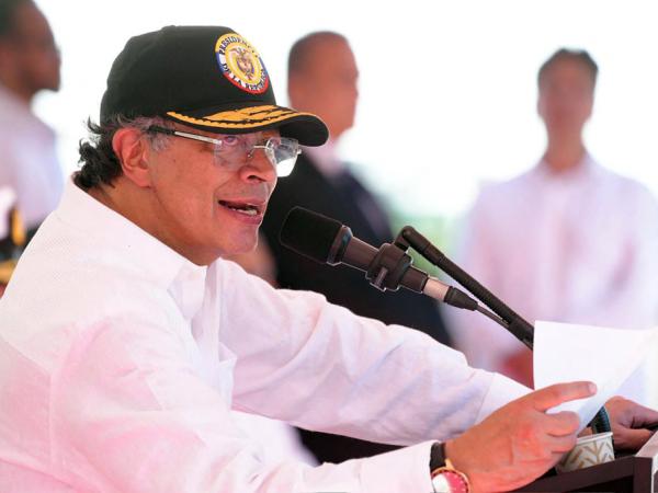 President Petro's approval rose up to 37%, one year after completing his government