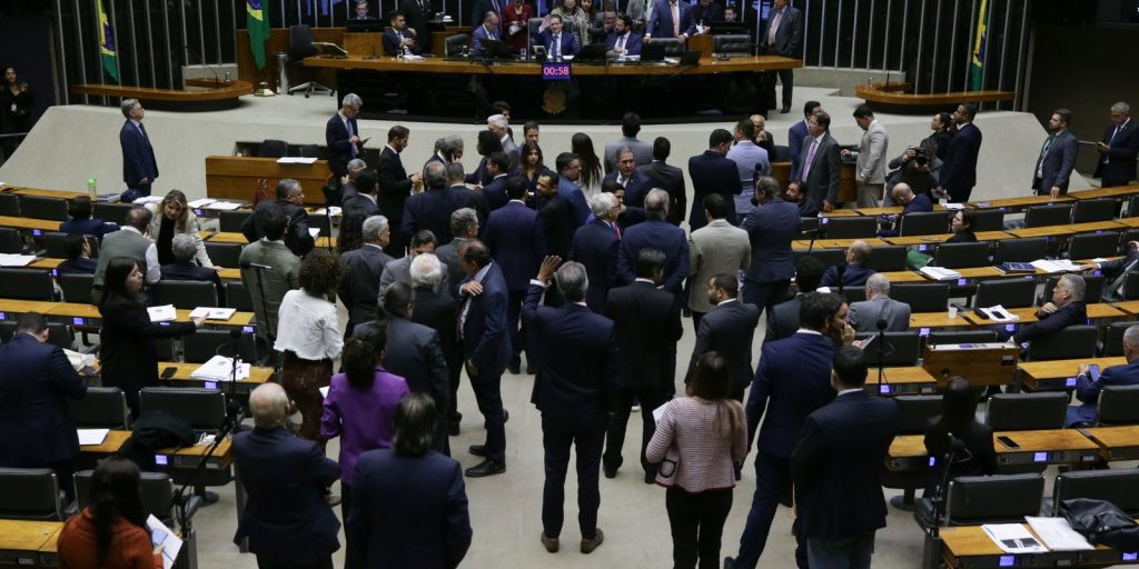 Project that punishes those preventing the operation of the House advances