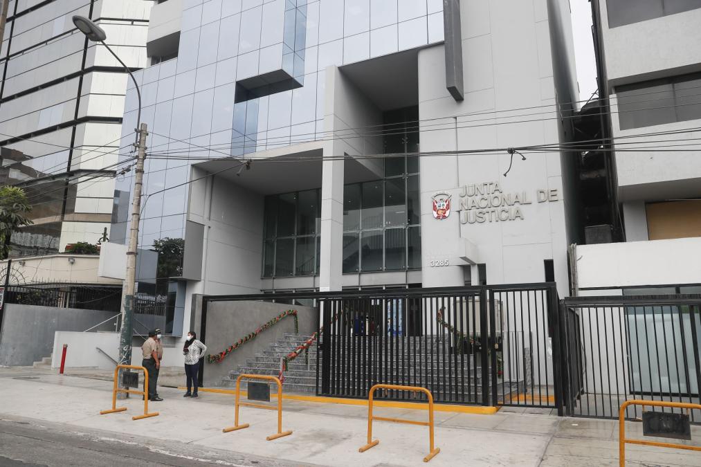 Prosecutor initiates research by cyber attack by JNJ