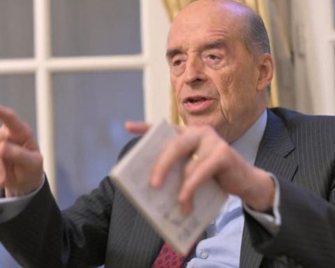 Prosecutor's Office inquiries complaints against Álvaro Leyva for alleged conspiracy against the government