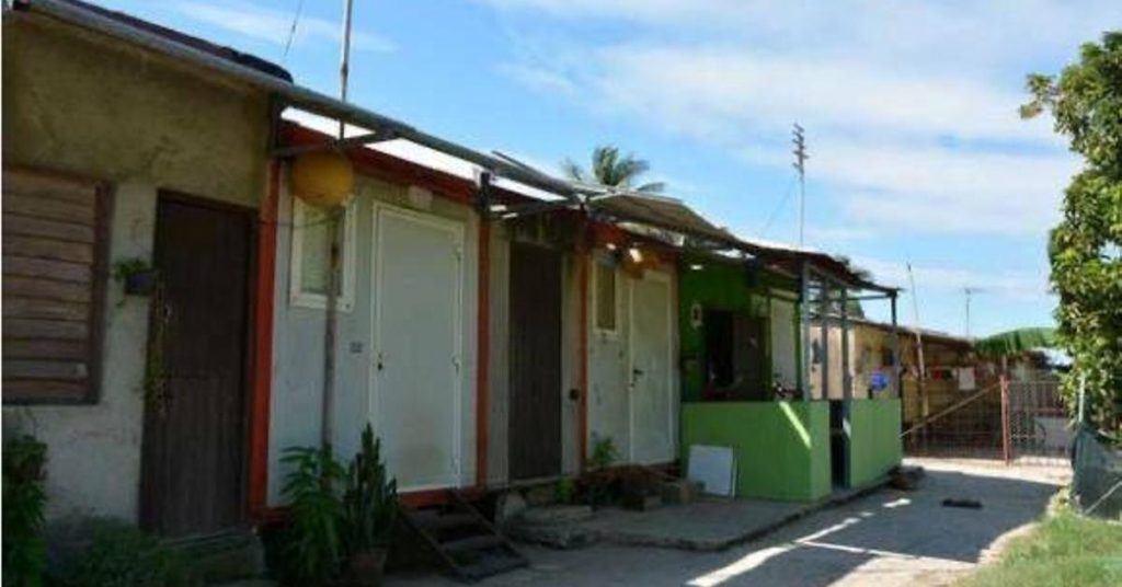 Recycled containers and corruption in housing, two sides of the housing crisis in Cuba