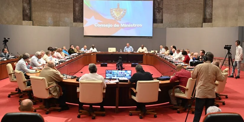 Una sesión del Consejo de Ministros de Cuba