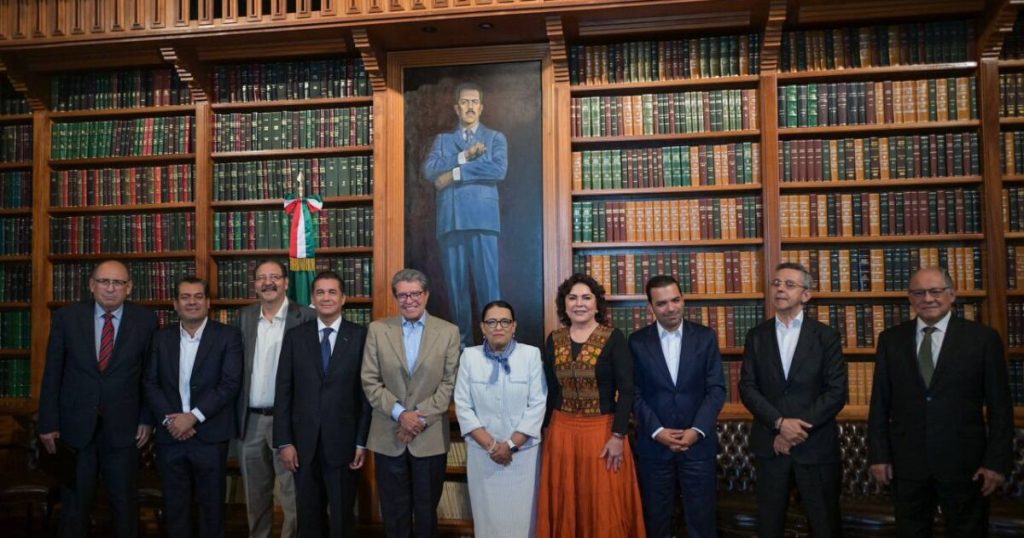 Rosa Icela Rodríguez meets with Morenist and opposition parliamentary leaders