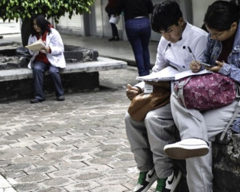 SEP promises investment of 2,500 million in higher secondary schools