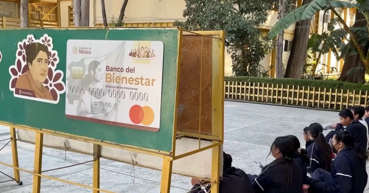 Scholarship coverage decreased in the last straight of the AMLO government