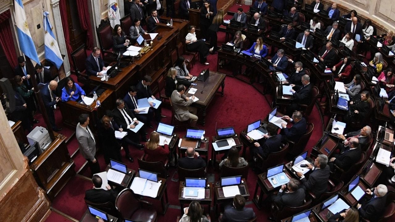 Senate: Without its own quorum and with the third blocker at stake