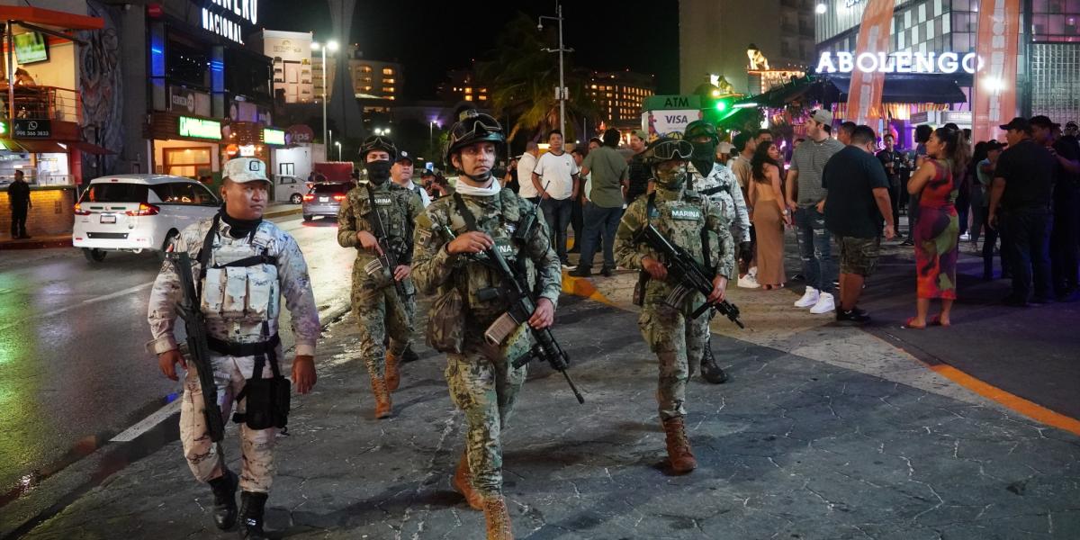 Sicarios Distributor Dresses Matan in Cancun to the leader of the CROC