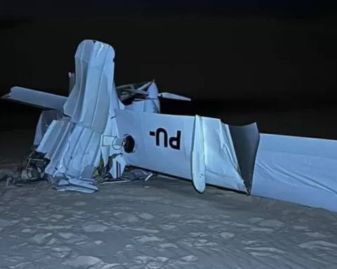 Small plane crashes in the Maranhenses Lençóis and leaves two dead