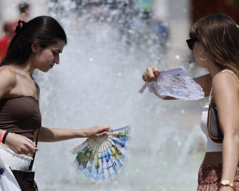 Spain under a heat wave with an alert for extreme temperatures