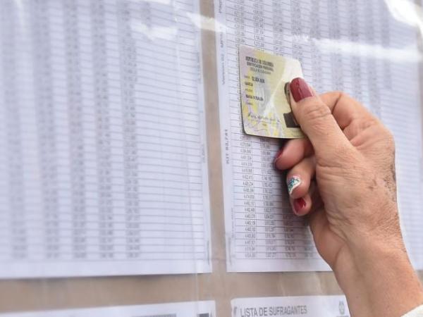 Suspicious: Attorney's Office Unusual Complaint of Certificates for Elections