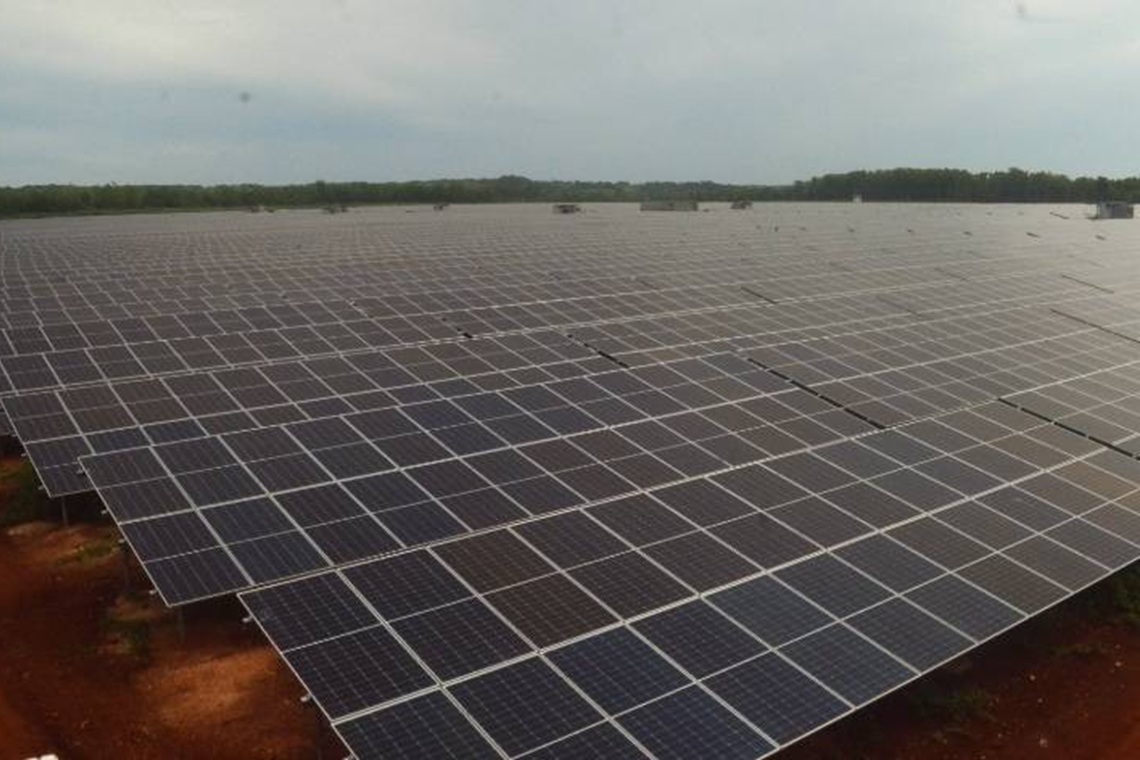 Synchronizes a new solar park in Mayabeque and the centrals without fuel rise
