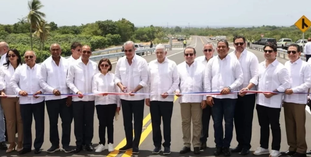 The Circunvalación de Baní will expedite transit and promotes development provinces of the South