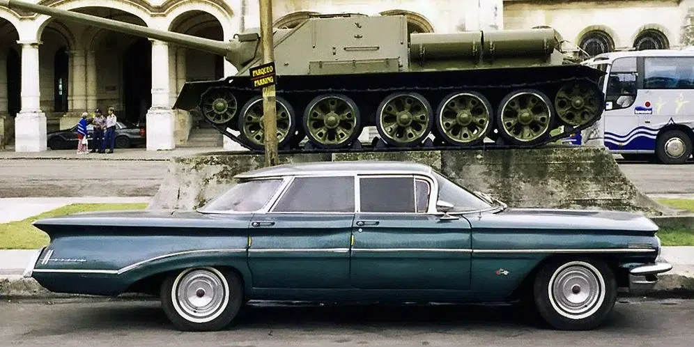 Oldsmobile 88 (modelo de 1960), uno de losúltimos en entrar a Cuba