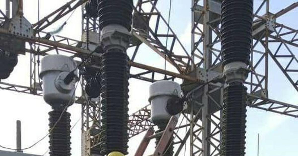 The breakdown of an electrical substation leaves Havana without light, hospitals included