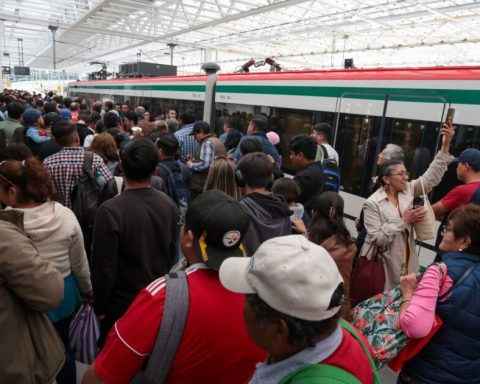 The insurgent begins to collect parking at these three stations