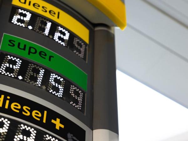 The richest 'must pay debt of the fuel fund in new tax reform'