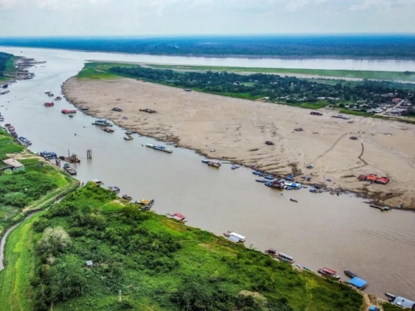 The river leaves: can Leticia be isolated before 2030?