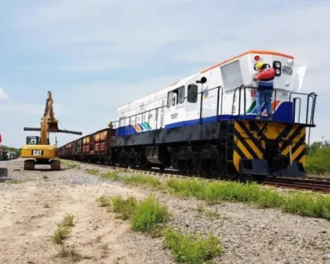 'The train returns to Colombia': Sign Minutes for the start of works of the first iron app