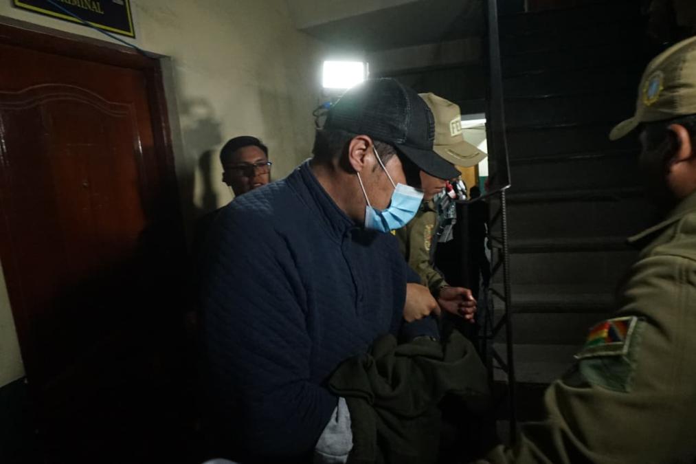 They apprehend former environmental minister Alan Lisperguer who qualifies as "political betrayal" The Illicit Enrichment Process