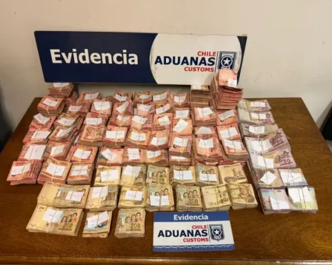 They arrest Bolivian with Bs 1.2 million and 51 credit cards on the border with Chile