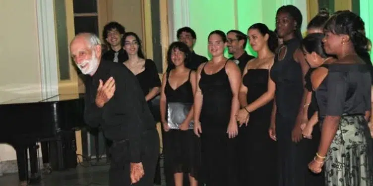 José Antonio Méndez Valencia en Santa Clara, tras recibir la Distinción Cultural “El Zarapico”, en julio de este año