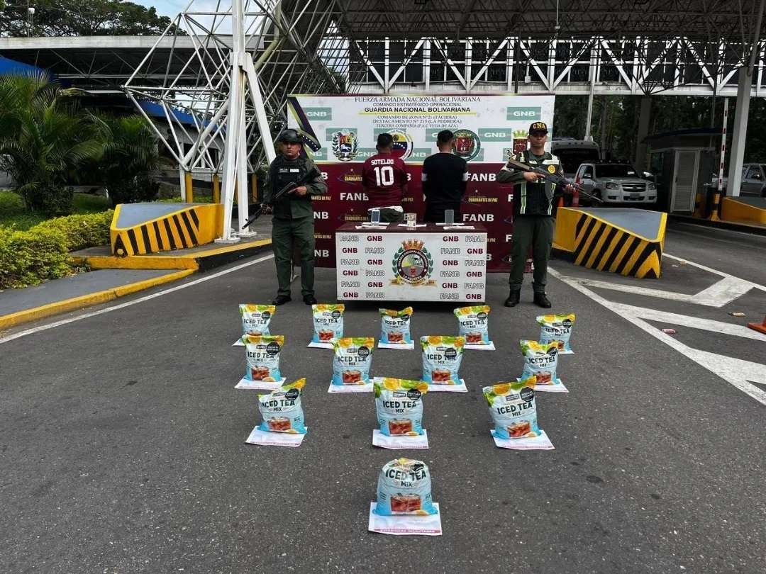 They catch 2 subjects who came from Colombia with 39 kilos of Tusi