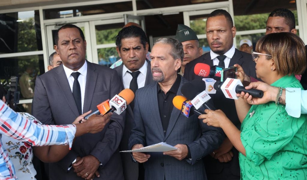 Se querellan contra colectivo LGBT por alterar el Himno Nacional ¿Qué viene ahora?