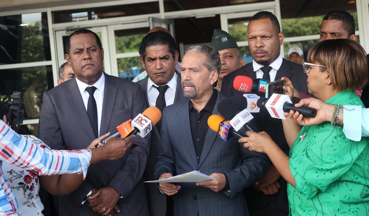 Se querellan contra colectivo LGBT por alterar el Himno Nacional ¿Qué viene ahora?