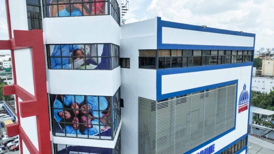 Destituyen al director del INABIE, Víctor Castro