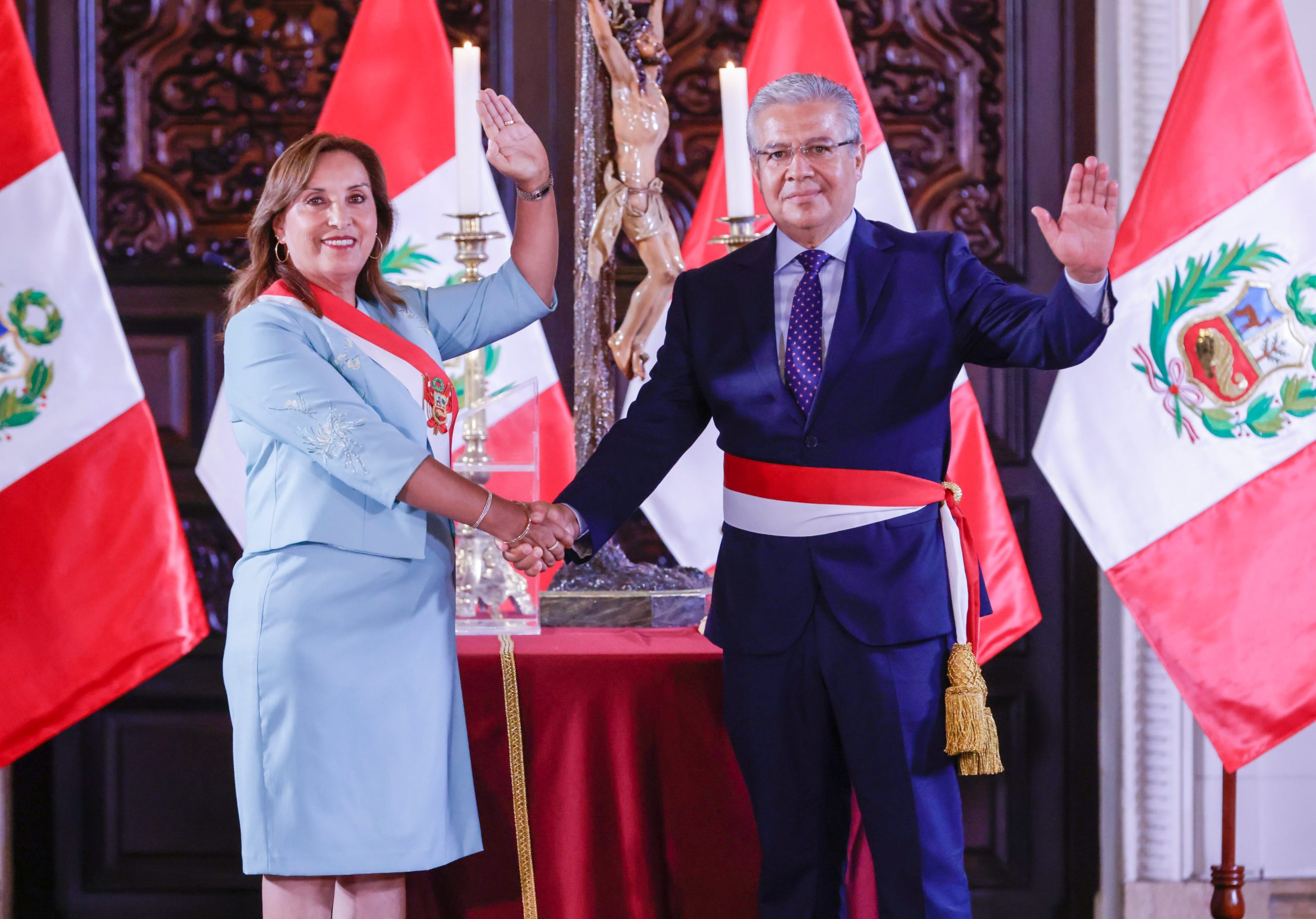 They relieve the head of the FF.AA. In full 24 fighter fleet acquisition process