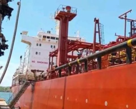 They resume liquefied gas distribution after arrival again cargo