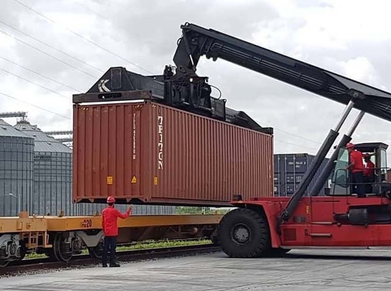 They retained two neo -Spartan entrepreneurs containers