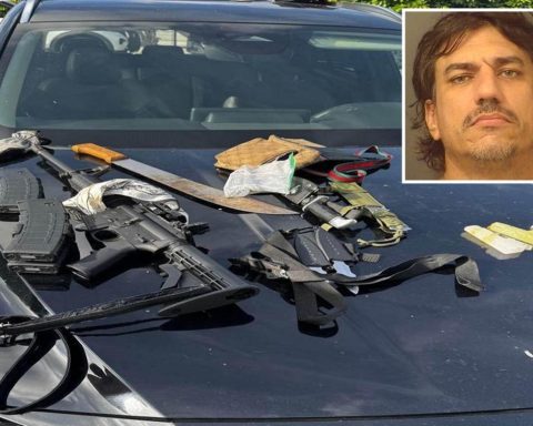 They stop a man with assault rifle loaded at Florida airport