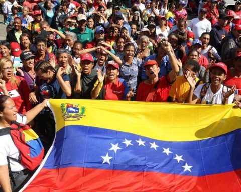 They urge the new opposition to respect the rule of law