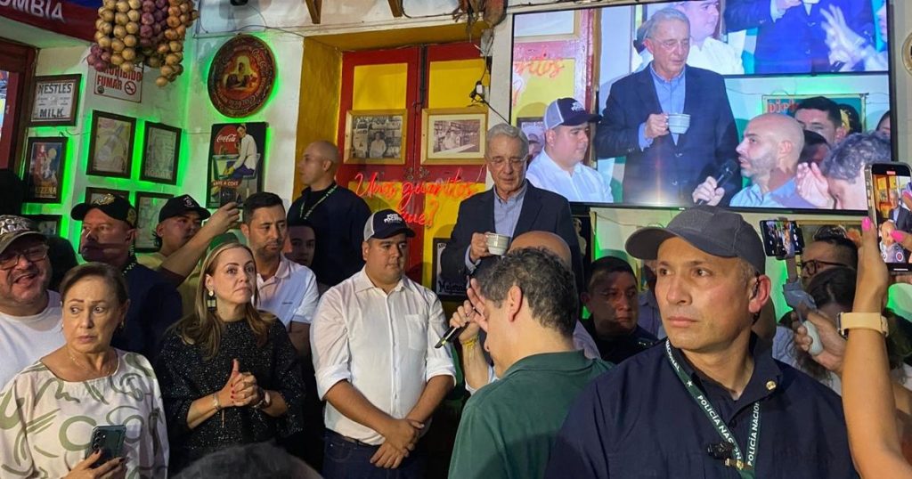 "They want to take our soldiers to protect Maduro in the binational zone": Álvaro Uribe