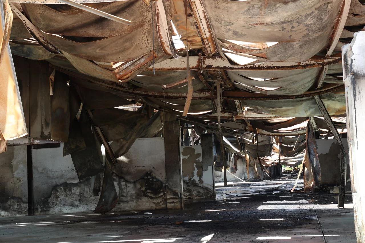 They will demolish ship that burned in the Merca Santo Domingo and will relocate those affected