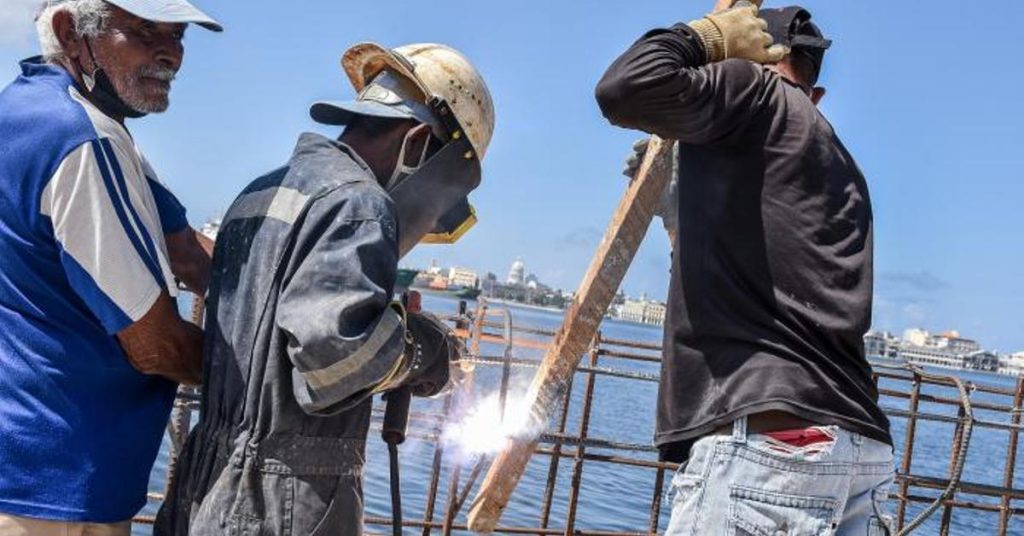 To avoid more personnel, the government will distribute the salaries of vacancies