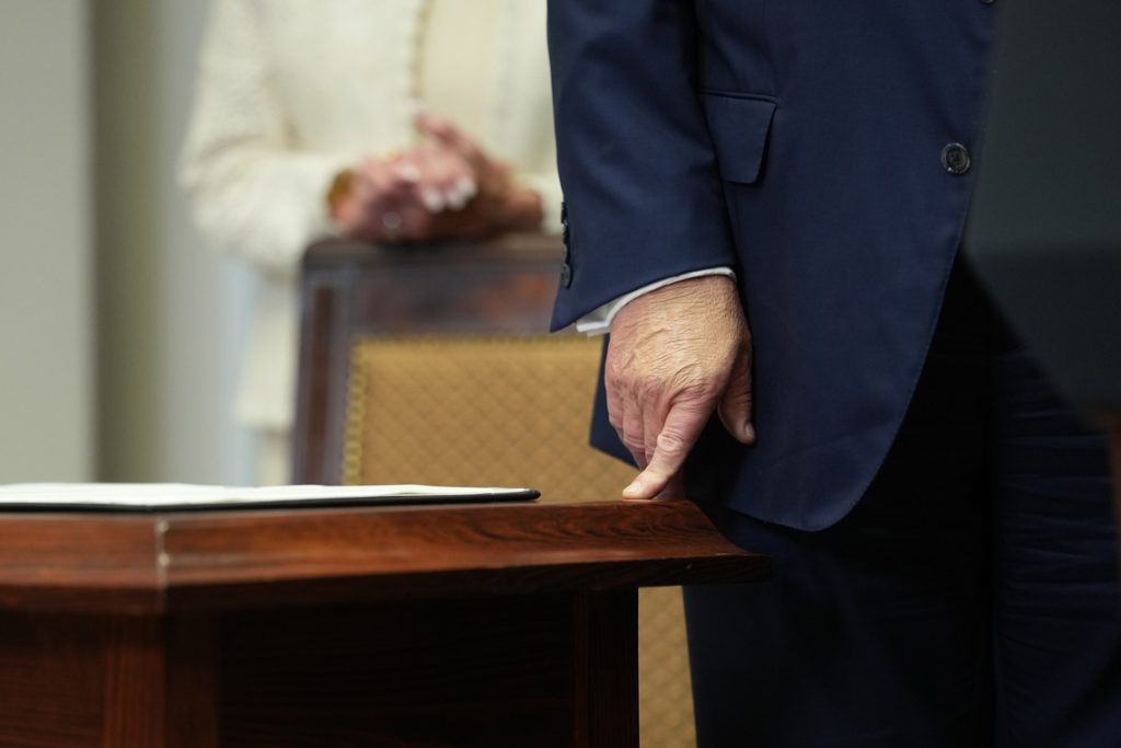 Trump threatens Russia and sends nuclear submarines after "provocative statements" of Moscow