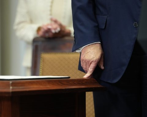 Trump threatens Russia and sends nuclear submarines after "provocative statements" of Moscow