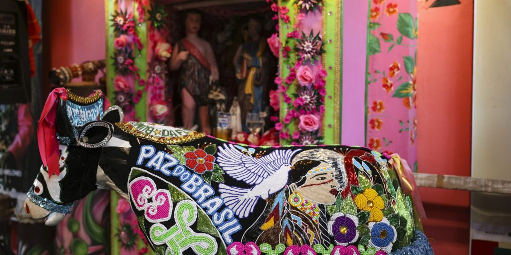 UNESCO DELIVERY CERTIFICATE TO LENSO Maranhenses and Bumba My Boi