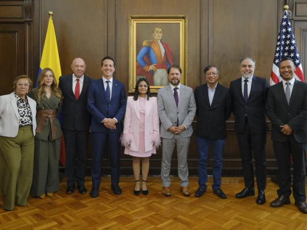 US Government and Delegation. UU. They address trade, security and drug trafficking