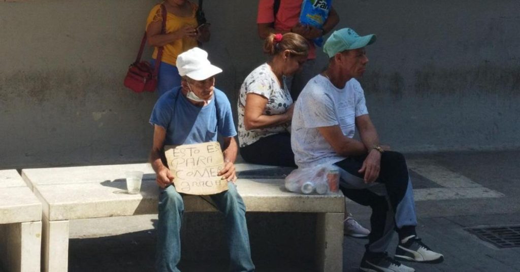 USA describes Fidel Castro as "ruthless thug" In a message disseminated by its embassy in Cuba