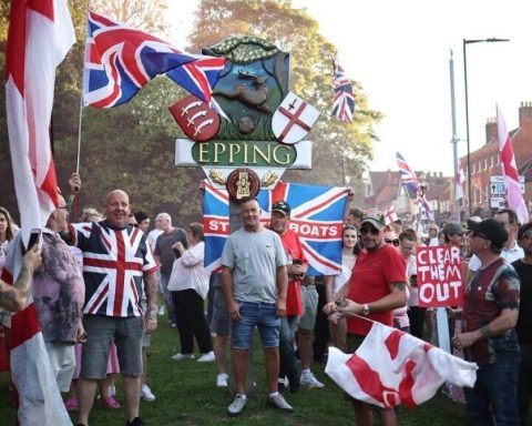 United Kingdom: In Epping, manifestations against migrants crystallize tensions
