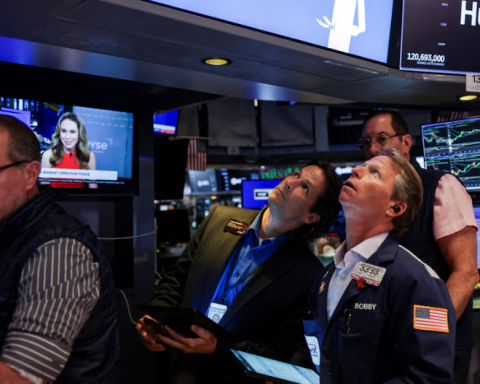 Wall Street registró fuertes ganancias y recuperó buena parte de las pérdidas del viernes