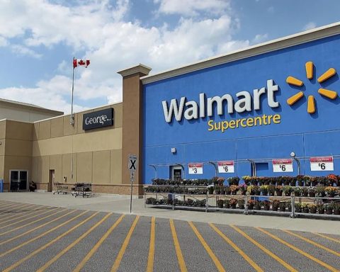 Walmart (WMT) Recalls Shrimp In 13 states After FDA Finds Radioactive Contamination | WMT Stock Price