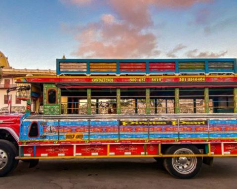 What would be the most chosen national travel destination by Colombians