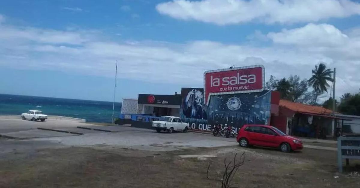 Yankiel, 13, day student and cans