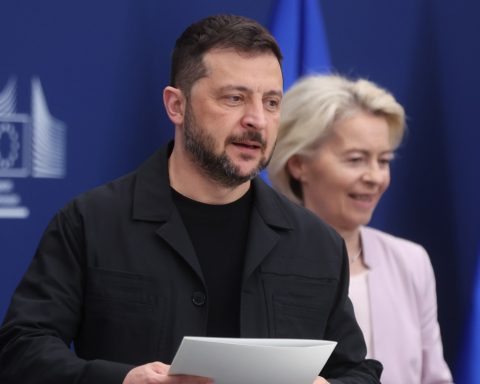 Zelenski asks "a lasting peace" in Ukraine, a few hours after your meeting with Trump