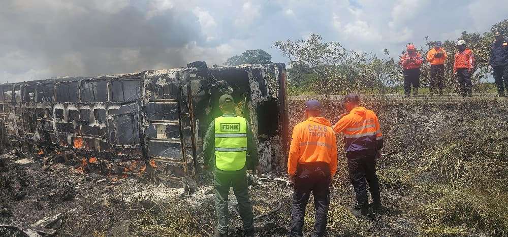 10 people died after burning a bus on the Upata-Guasipati road